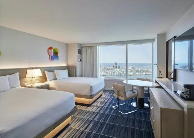Tower, Resort, Queen Bed، The Water Club 1/3