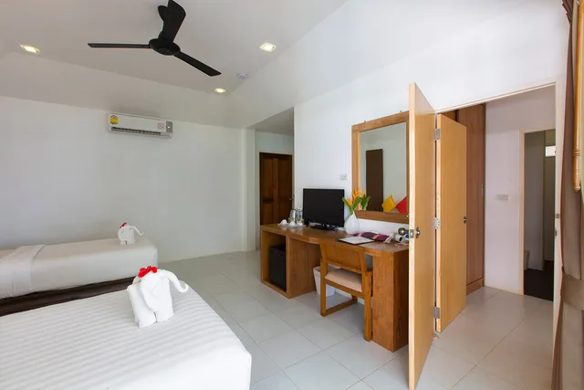 فيلا سوبيريور بسرير كوين، Bay View Resort Koh Phi Phi 4/10