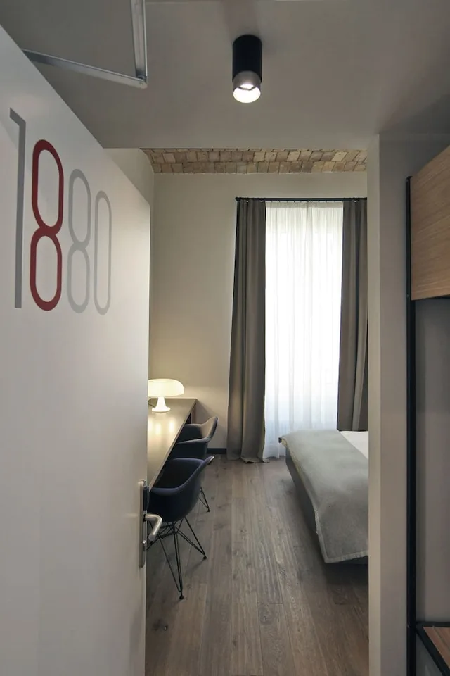 Room, Double Bed, 1880 Atypical Rooms 5/9