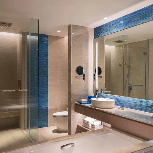 Guest Room, Renaissance Pattaya Resort Spa 8/13