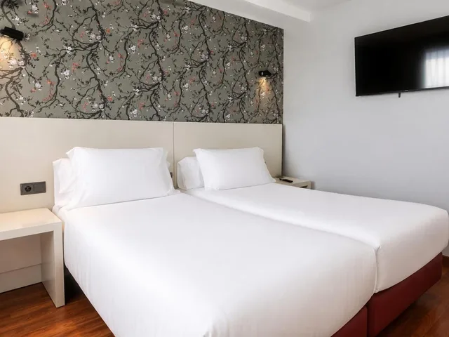 غرفة بسريرين منفصلين، San Fermin Suites 3/10