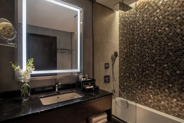 Superior, King Bed, Movenpick Hotel & Residences Riyadh 4/4