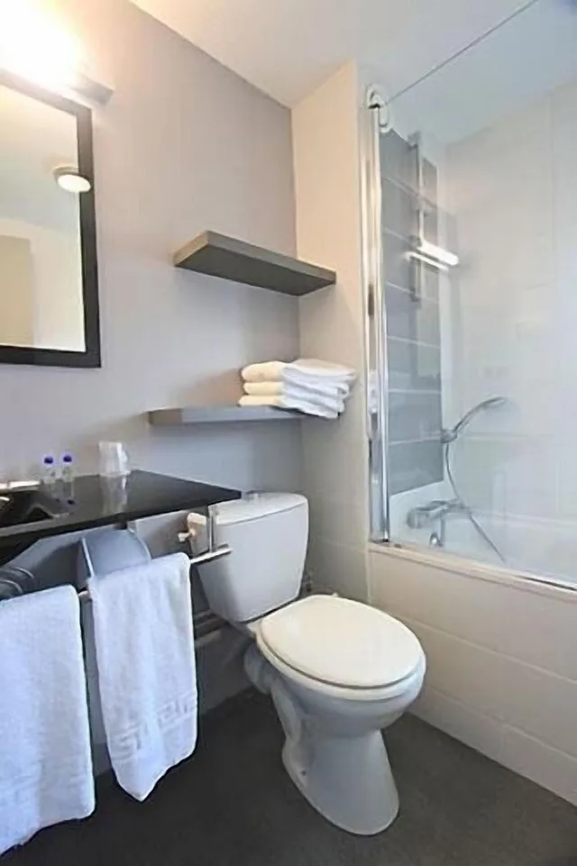 غرفة قياسية بسرير مزدوج، Brit Hotel Le Kerotel 4/4