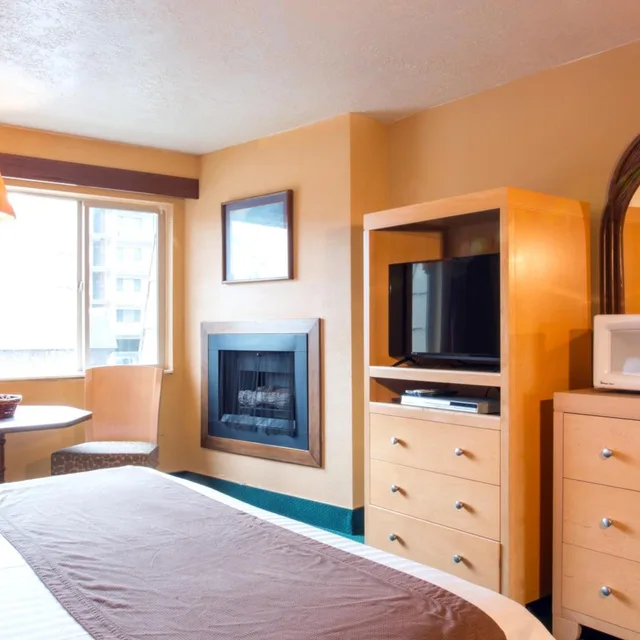 غرفة بسرير كينج، Hi Tide Oceanfront Inn 4/4