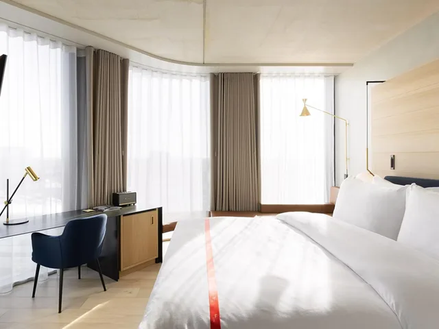 لوفت بسرير مزدوج، Ruby Emma Hotel & Bar 2/4