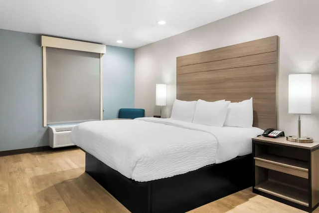 غرفة بسرير كينج، Clarion Pointe Fort Worth East - Arlington 2/4
