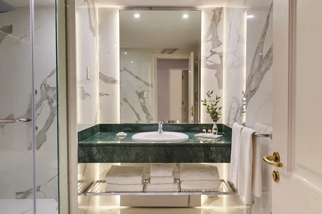 Executive, Suite, King Bed, Corner, Hotel Emperador Buenos Aires 6/7