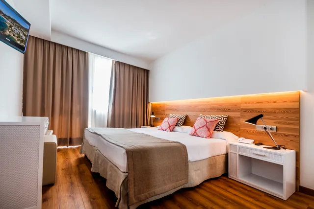 شقة كومفورت، Ponent Mar Aparthotel 2/3