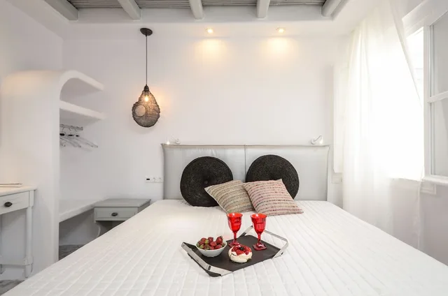 جناح بسرير مزدوج وسريرين منفصلين، Naxos Evilion 1/10