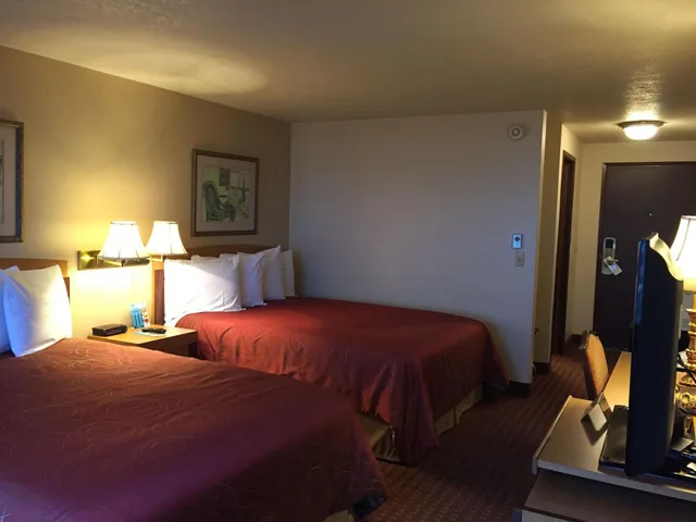 غرفة بسرير مزدوج بإطلالة على المرفأ، Port Angeles Inn 1/3