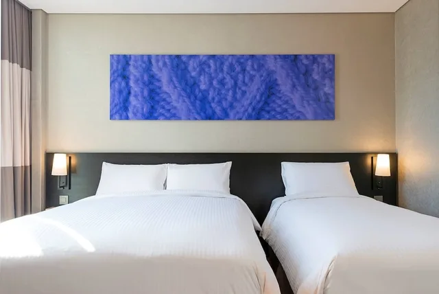 Deluxe, Family, 1 Queen and 1 Single Bed, Central 7 Hotel 1/8