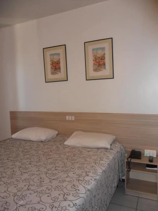 غرفة ديلوكس ثلاثية بسرير مزدوج وسرير فردي، Hotel Vivendas Centro 1/3
