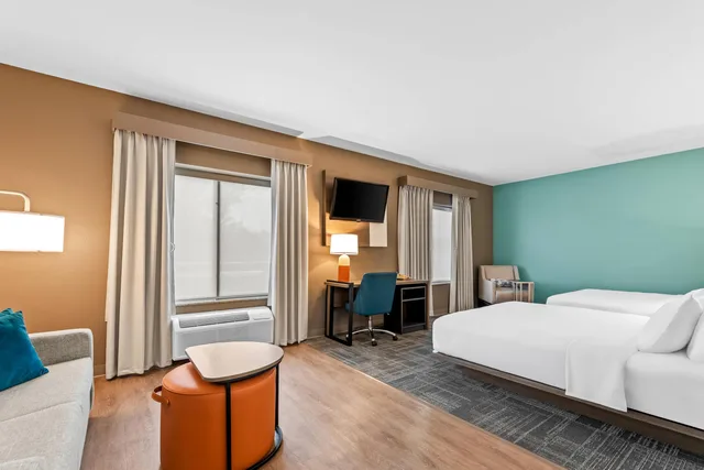 Suite, 2 Queen Beds, Accessible, Comfort Suites Gothenburg South 3/9