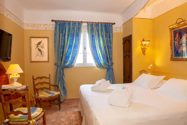 غرفة كومفورت بسرير كينج بإطلالة، La Bastide du Calalou Hotel Spa, BW Premier Collection 1/7