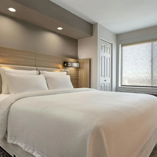 جناح بسرير كينج مع سرير سحّاب إضافي مع أريكة لذوي الإعاقة، SpringHill Suites Lancaster Palmdale 3/10