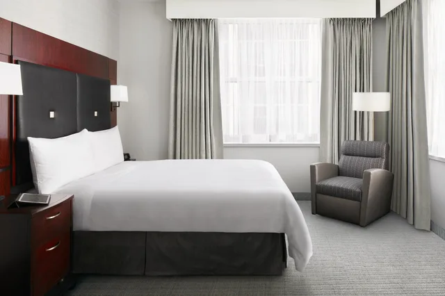 Superior, Queen Bed, Kitchenette, Club Quarters Hotel In Boston 3/10