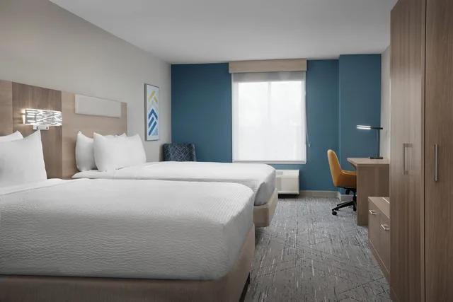 غرفة قياسية بسريرين كوين، Holiday Inn Express Hotel Suites Chambersburg 1/7