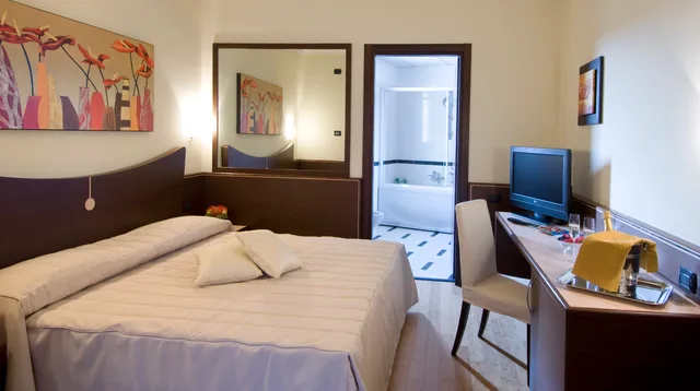 Standard, Double Bed, As Hotel Cambiago 2/3