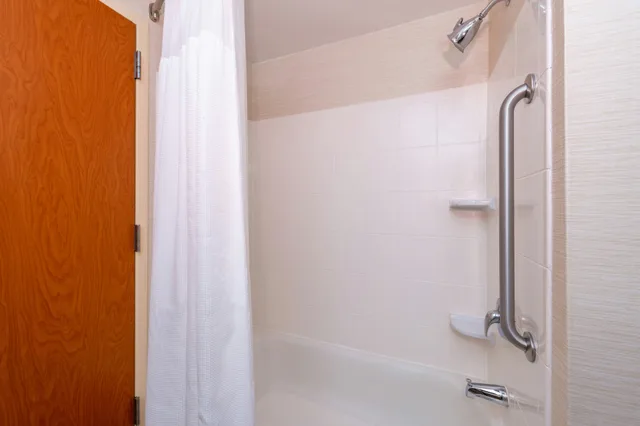 جناح بسريرين كوين، Fairfield Inn Suites By Marriott Greensboro Wendover 1/1