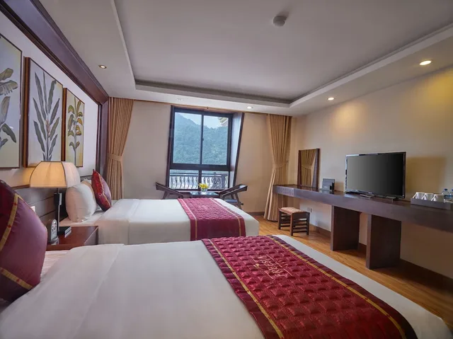 Superior, Triple, 1 Double and 1 Single Bed, Freesia Hotel 1/2