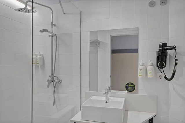 Superior, Double Bed, B&B HOTEL Girona 2 9/9