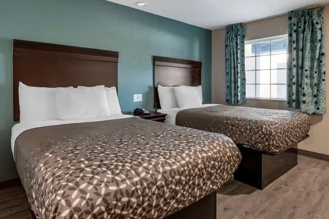 غرفة قياسية بسريرين مزدوجين، Rodeway Inn Caldwell TX 1/2