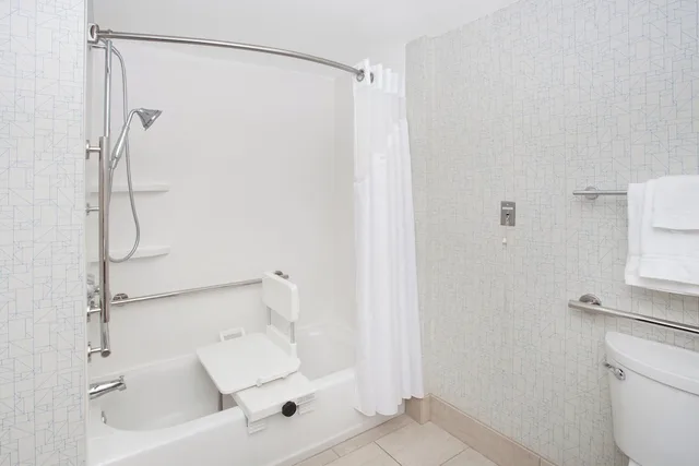Standard, King Bed, Accessible, Holiday Inn Express Hotel And Suites Providence Woonsocket 3/3