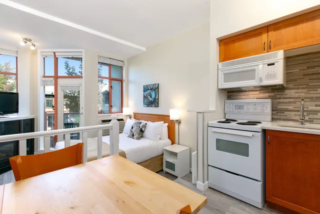 Comfort, Deluxe, Studio, 1 Queen and 1 Murphy Bed, Queen Murphy Bed, Queen Bed، Alpenglow Lodge By Mountainview 4/10