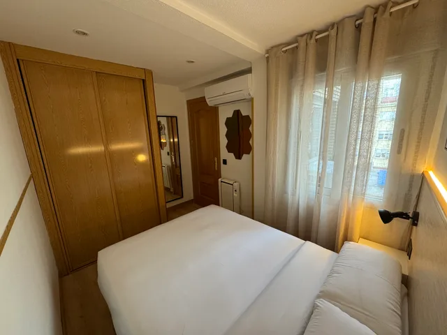 جناح، Far Home Hostel 1/3