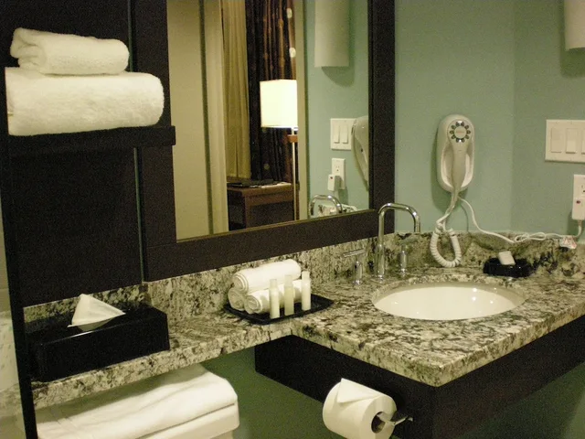 Deluxe, 2 Queen Beds, Aava Whistler Hotel 3/3