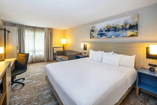 Room, King Bed, Stair Access Only, Sofa, High Floor، Comfort Inn Yarmouth 4/5