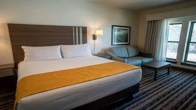 Lodge, Studio, King Bed, Sunset View, Corduroy Inn and Lodge, Trademark Collection by Wyndham 1/4