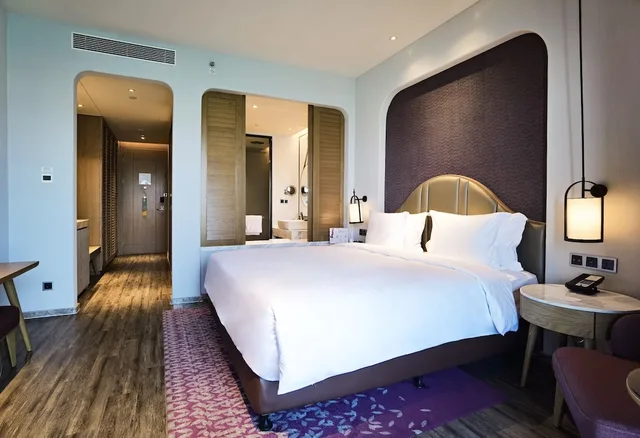 غرفة بريميوم بسرير كينج مع دخول صالة النادي لذوي الإعاقة، Crowne Plaza Qingdaoorientalmoviemetropolis 5/8