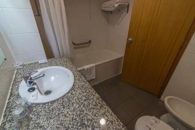 Twin and Double room Single use، Hotel Teresinha 3/3