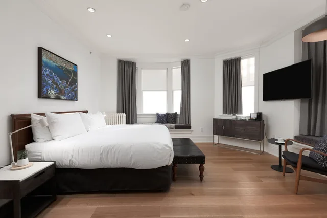 غرفة سوبيريور بسرير كينج، Victorian Hotel 2/4