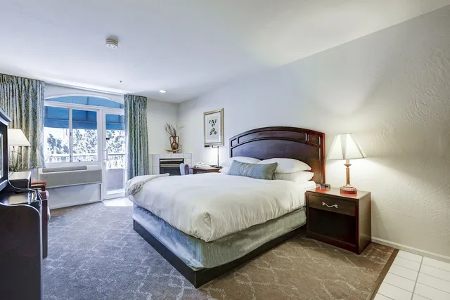 غرفة سوبيريور بسرير كينج، Forest Villas Hotel - Prescott 3/3