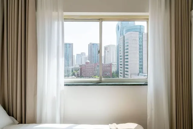 Senior, Apartment, 1 Single and 4 Double Beds، Book and Bed-People's Square 7/7