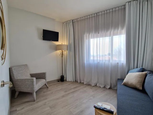 جناح بسرير مزدوج مع أريكة، Casual Inca Porto 5/7