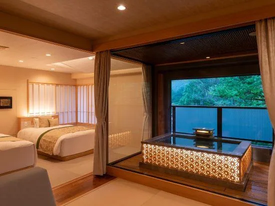 Japanese Western, Outdoor Bath، Hakone Kamon 1/1