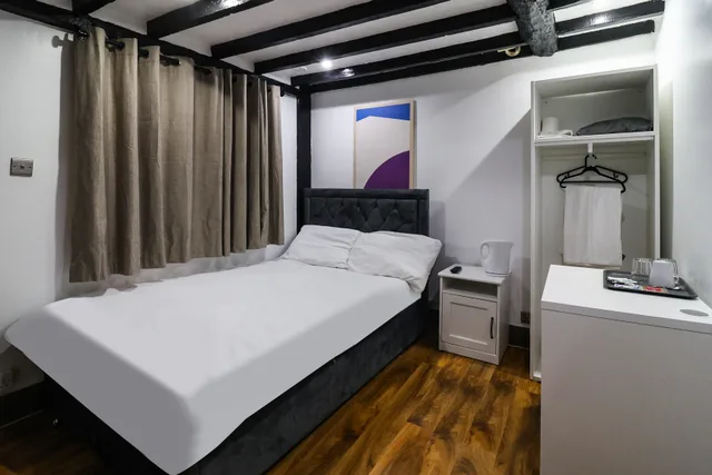 غرفة قياسية بسرير مزدوج، OYO Tudor Oaks Lodge Stevenage North 1/3