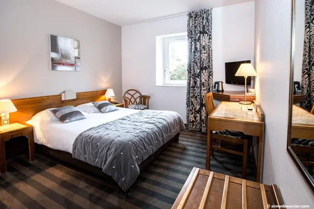 غرفة كومفورت بسرير كينج، Logis Hotel la Grassinais Saint Malo 2/2