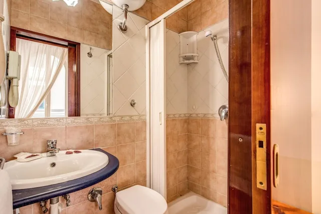غرفة قياسية رباعية بأسرّة بطابقين، Virginia Hotel 10/10