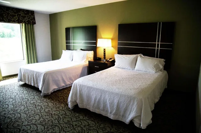 استوديو بسريرين كوين مع أريكة لذوي الإعاقة، Hampton Inn and Suites Sharon 1/10