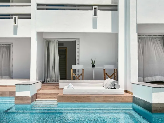 Swim Up, Guest Room, Family, Grecotel LUXME White 1/2