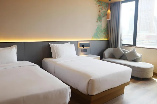 غرفة بسريرين منفصلين بإطلالة على المدينة في طابق مرتفع، Hilton Garden Inn Foshan 5/8