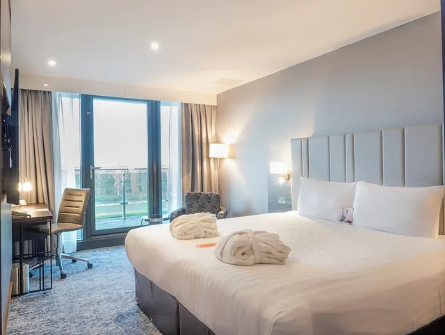 غرفة بريميوم بسرير كينج بإطلالة على النهر، Crowne Plaza London - Kingston 6/10