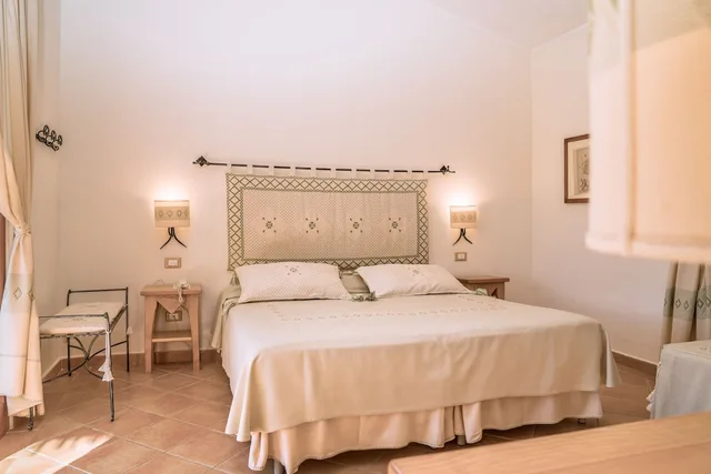 غرفة قياسية ثلاثية بسرير كينج وسرير فردي بإطلالة على الحديقة، Aldiola Country Resort 3/5
