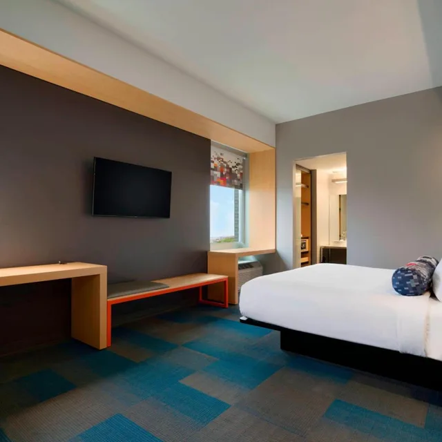 Savvy, Guest Room, King Bed, City View, Corner، ALOFT COLUMBIA DOWNTOWN 1/6
