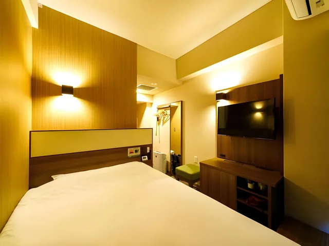 Female Only, Double Bed, Super Hotel Lohas Ikebukuro-Eki Kitaguchi 1/2