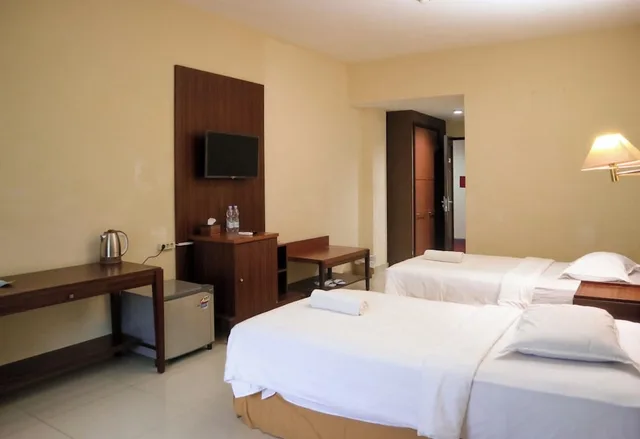 غرفة سوبيريور بسريرين منفصلين، HOTEL MARIAT SORONG 1/5